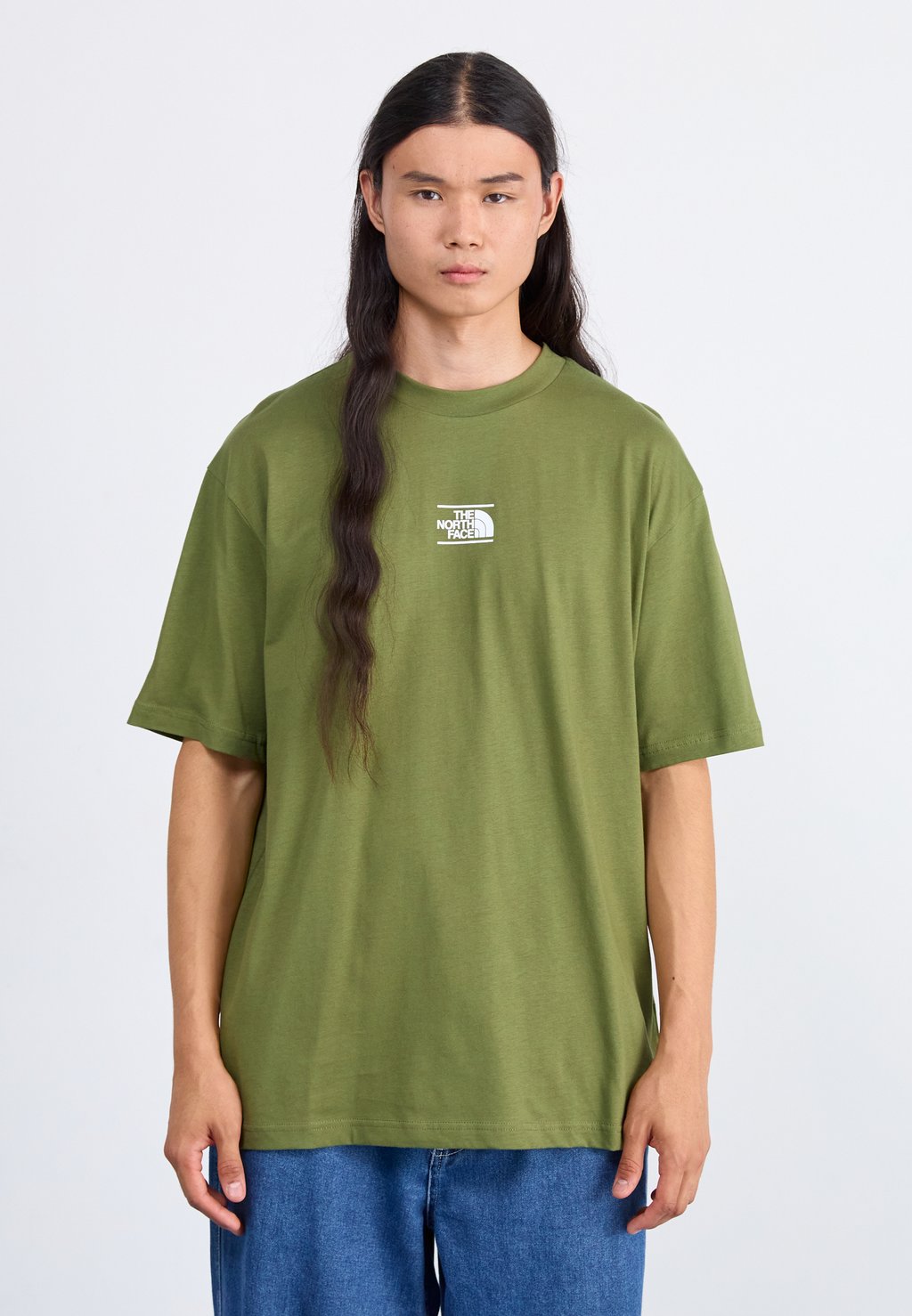 

Базовая футболка MENS TEE OVERSIZED DOME AT CENTER The North Face, черный