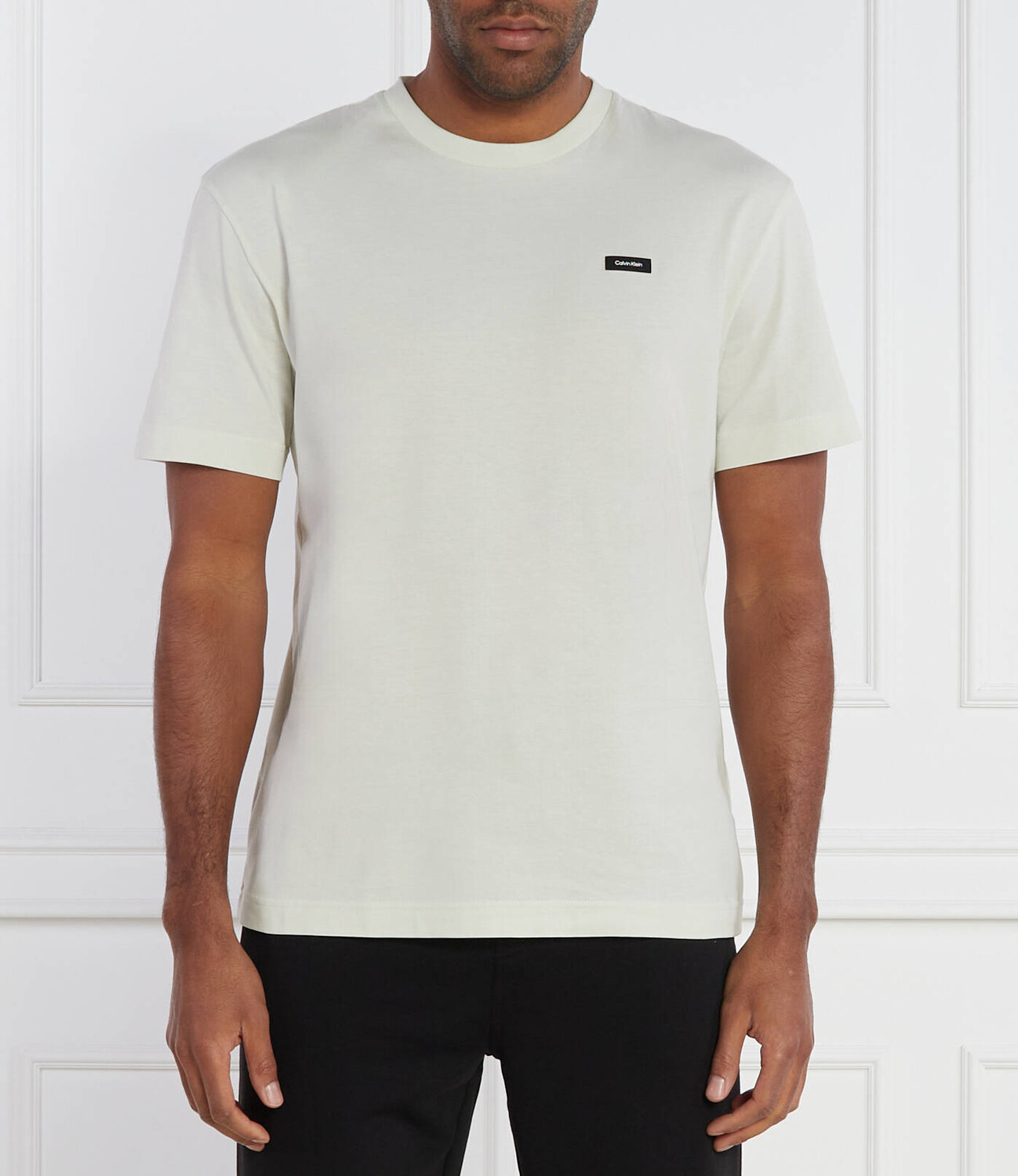 

Футболка Calvin Klein Comfort fit, экрю