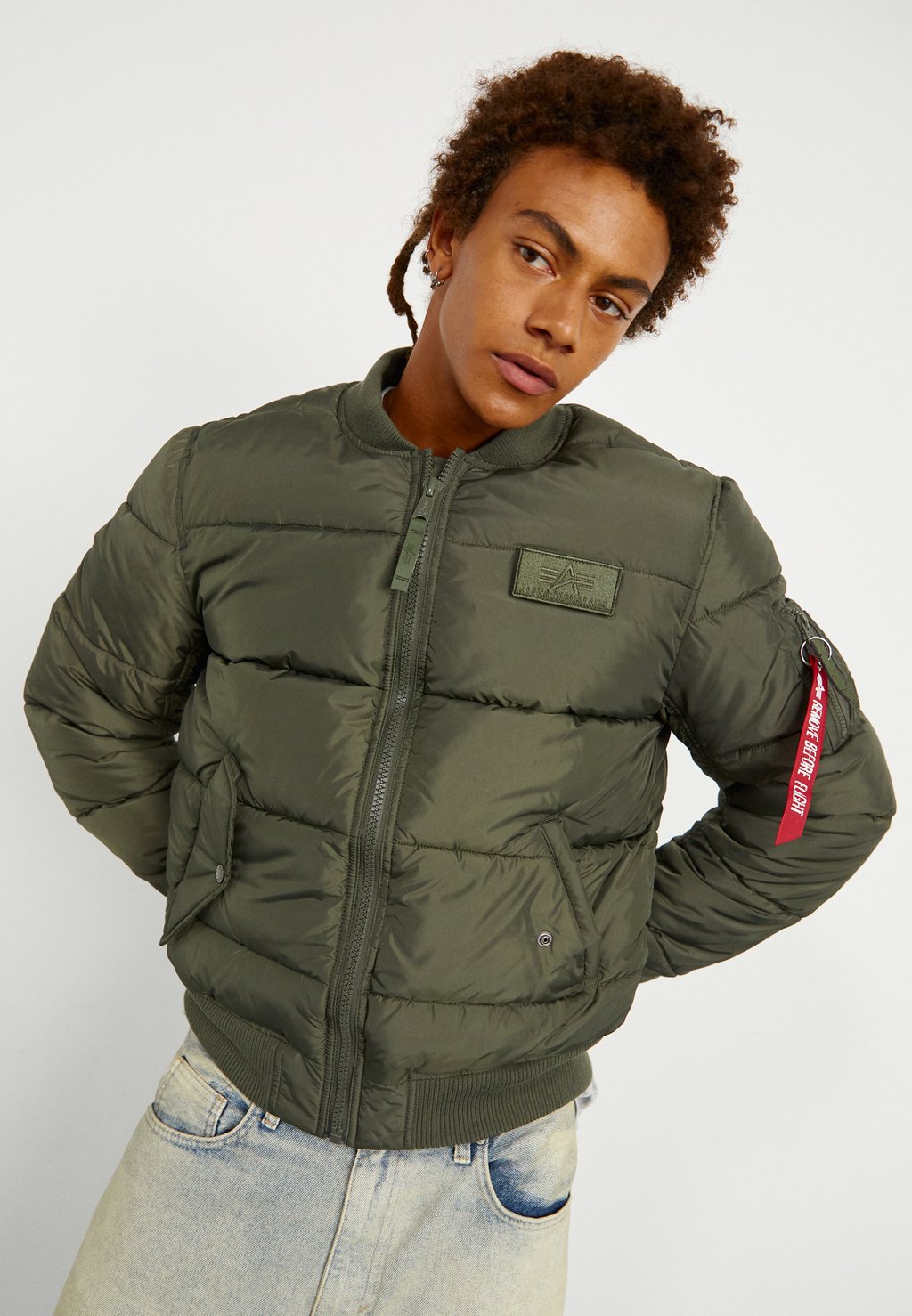 

Куртка Alpha Industries MA-1 PUFFER BOMBER, темно-оливковый, Зеленый, Куртка Alpha Industries MA-1 PUFFER BOMBER, темно-оливковый