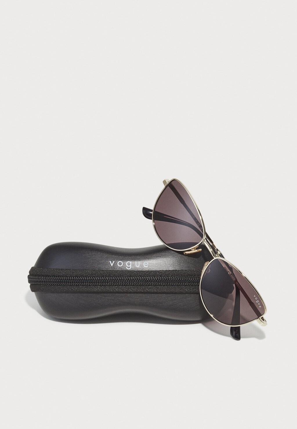 

Солнцезащитные очки VOGUE Eyewear, золотой
