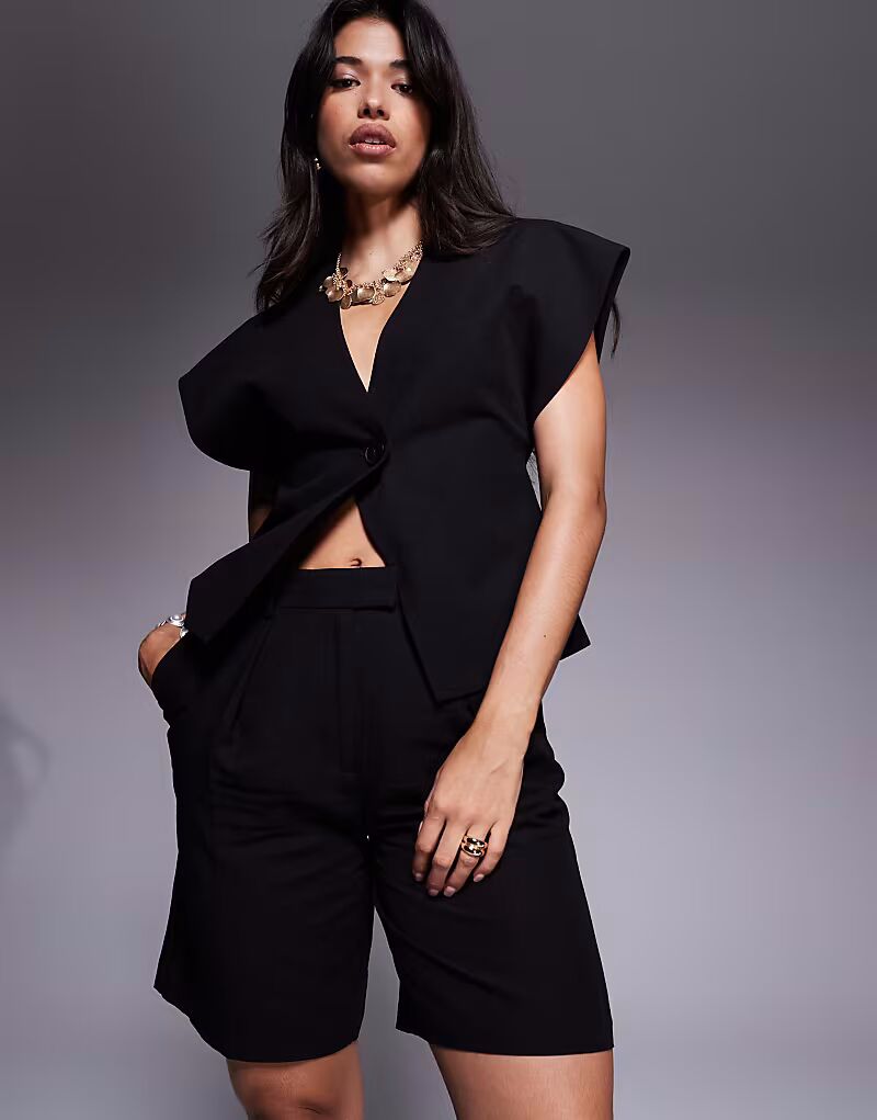 

Строгие удлиненные городские шорты черного цвета Asos Design