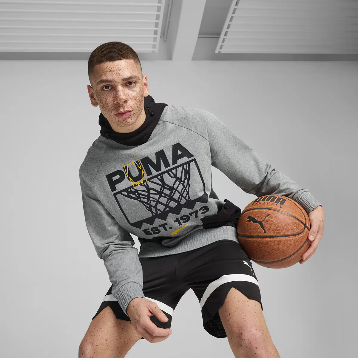 

Мужская толстовка Puma Winning Shot Graphic Tech Hoodie, серый