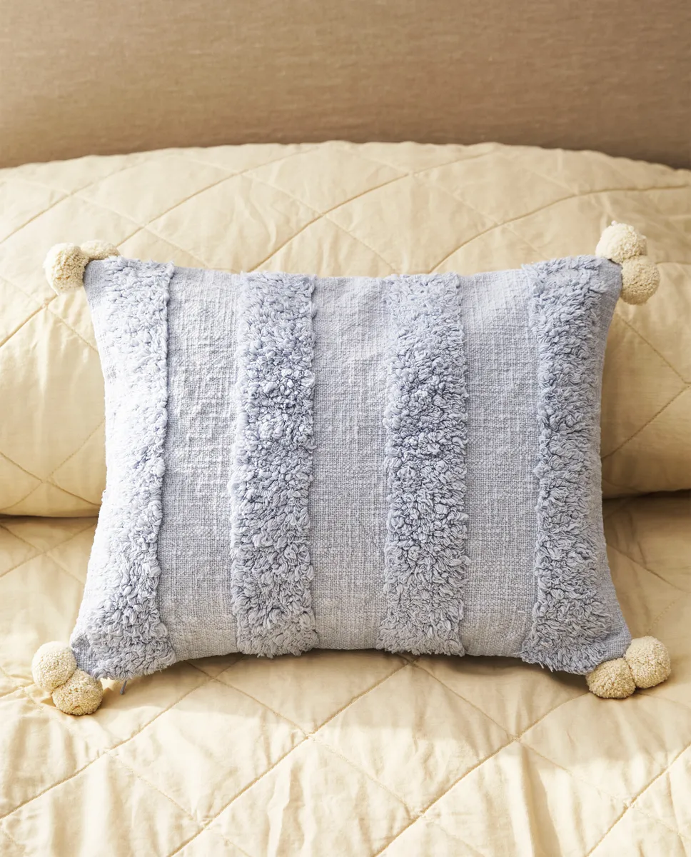 

Детский тафтинговый чехол на подушку с помпонами Zara Home, синий