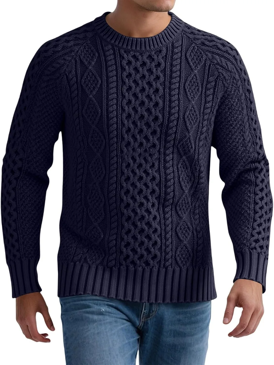 

Мужской свитер с длинными рукавами и крупной косой вязкой