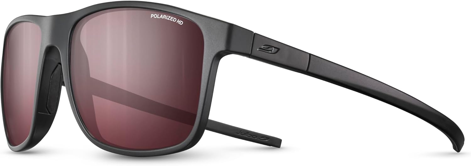 

Солнцезащитные очки Julbo The Streets Lifestyle, унисекс. Резиновые дужки и носоупоры. 100% защита от УФ. Цвет: черная оправа, линзы Rose W/ Silver Mirror (Spectron 3 Polarized HD)