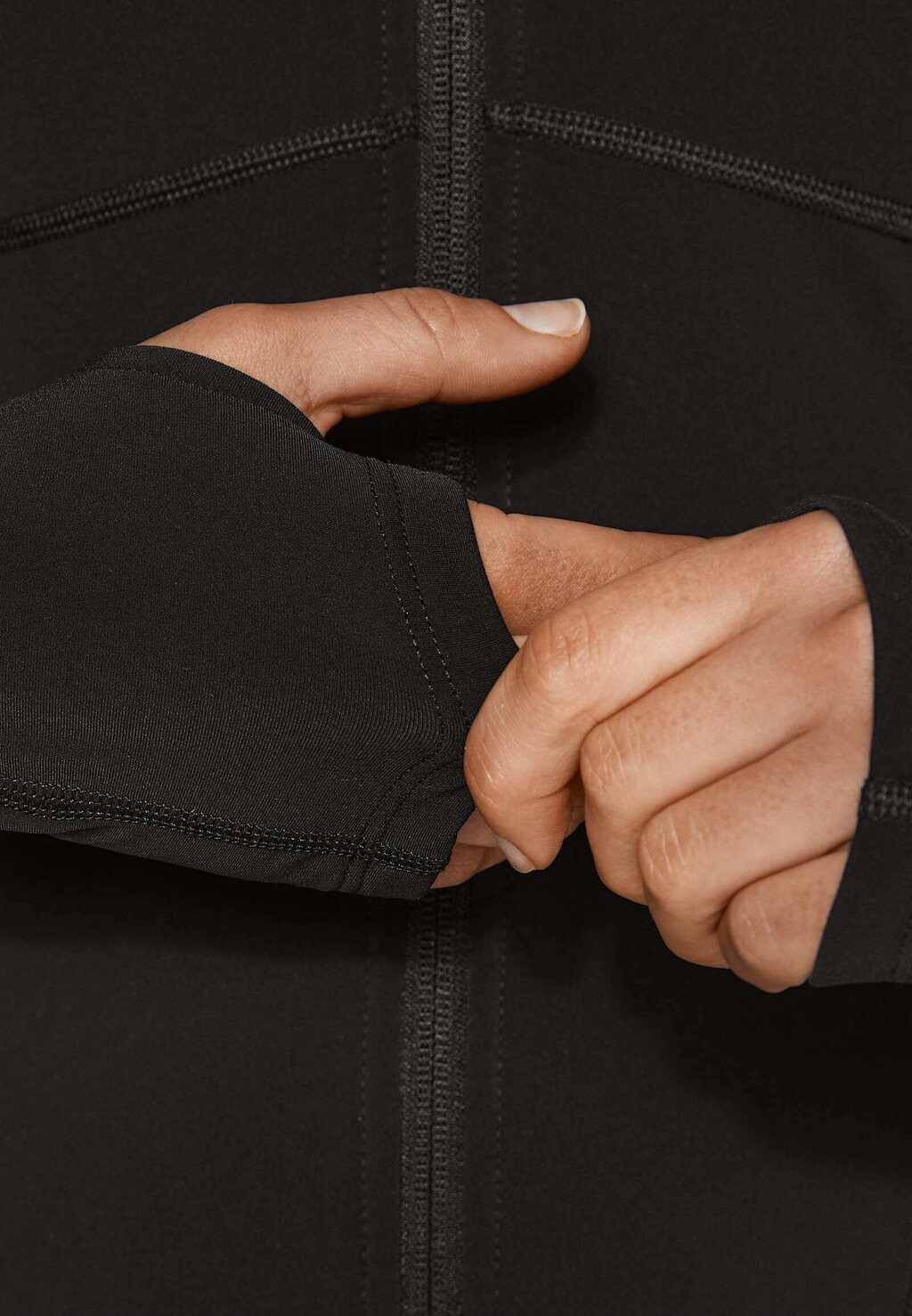 Куртка тренировочная Warmth Comfortlux Technical OYSHO, черная — фото 4