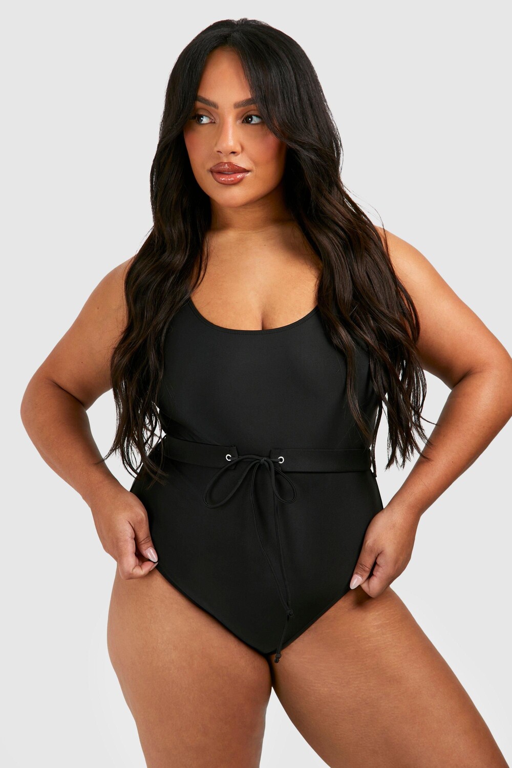 

Купальник Boohoo Plus Scoop с поясом, черный