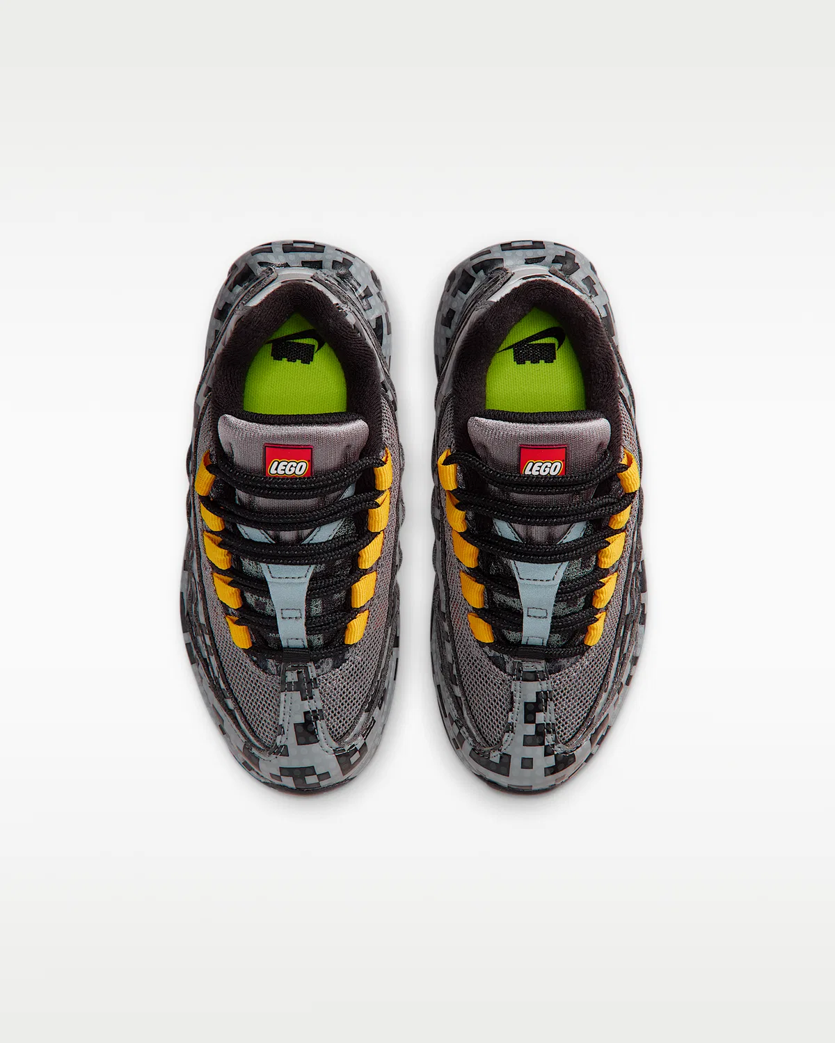 Детские кроссовки Nike Air Max 95 x LEGO® Collection, Smoke Grey/Black/University Gold/Metallic Silver — фото 4