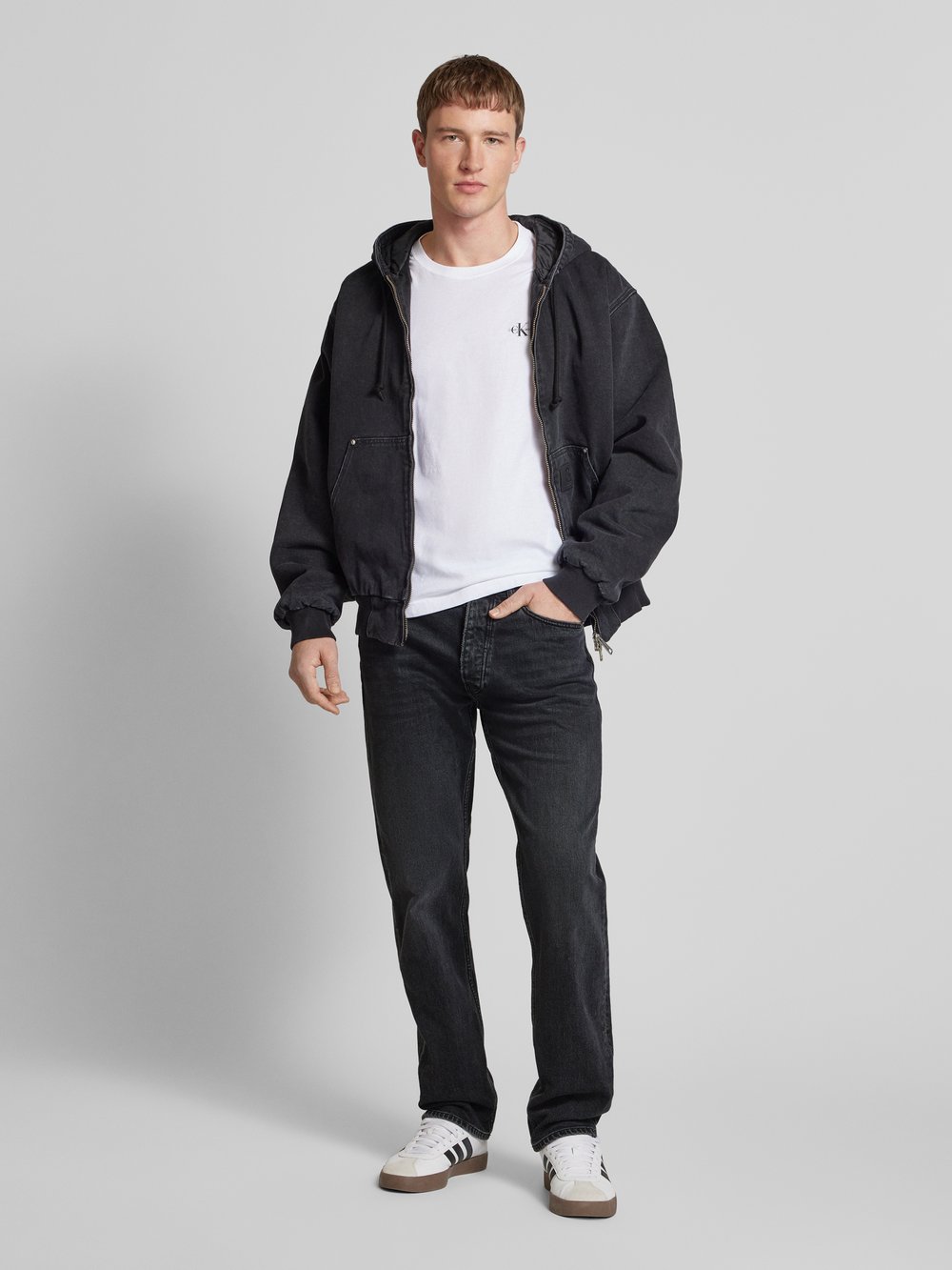 

Джинсы прямого кроя с пятью карманами Calvin Klein Jeans, черный