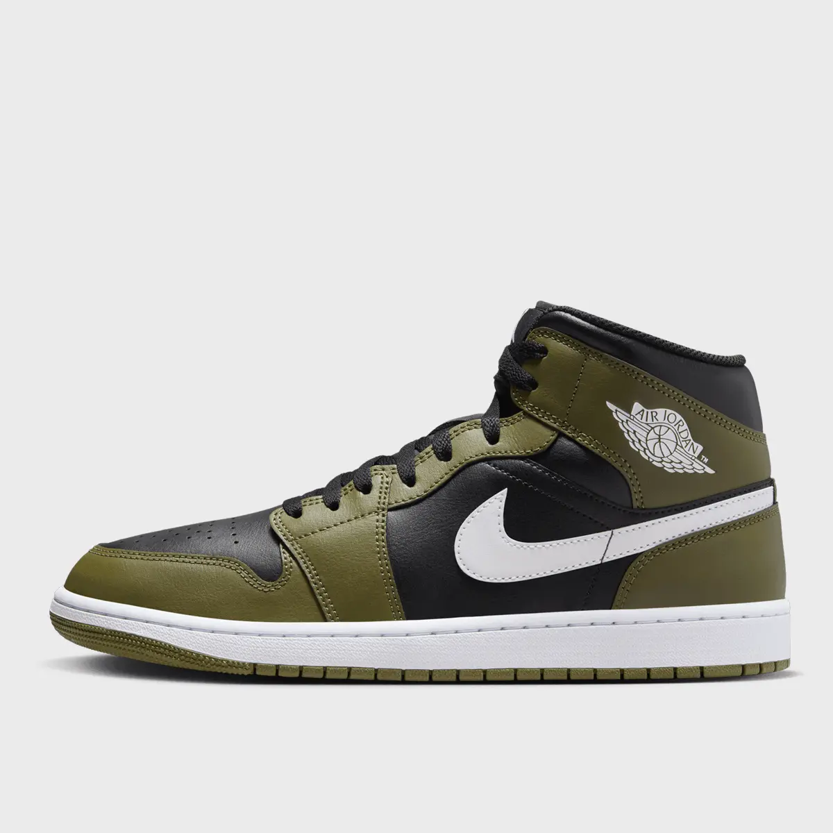 

Кроссовки Jordan Air Jordan 1 Mid, зеленый/черный