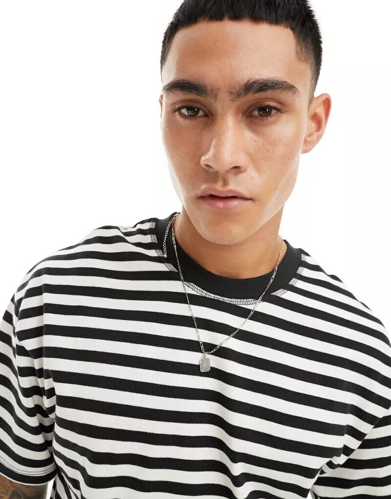 

Черная футболка оверсайз в полоску Jack & Jones