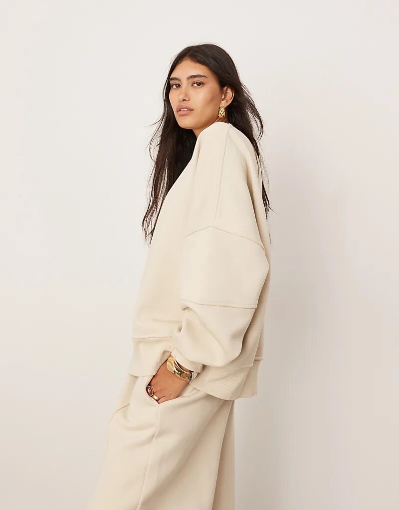 

Толстовка ASOS EDITION премиум-класса с декоративными швами в овсяном цвете