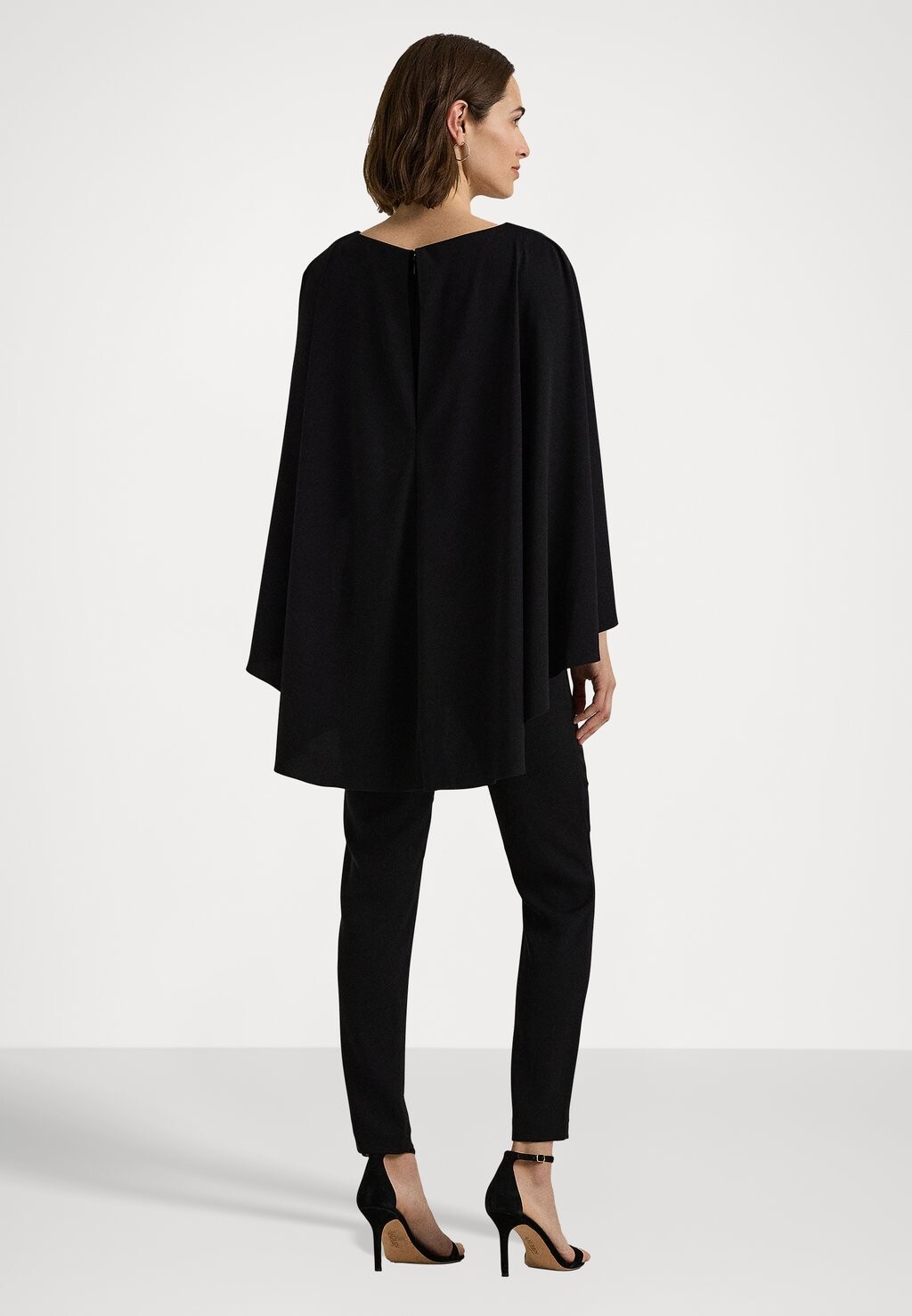 

Комбинезон BELTED CAPE GEORGETTE JUMPSUIT Lauren Ralph Lauren, черный