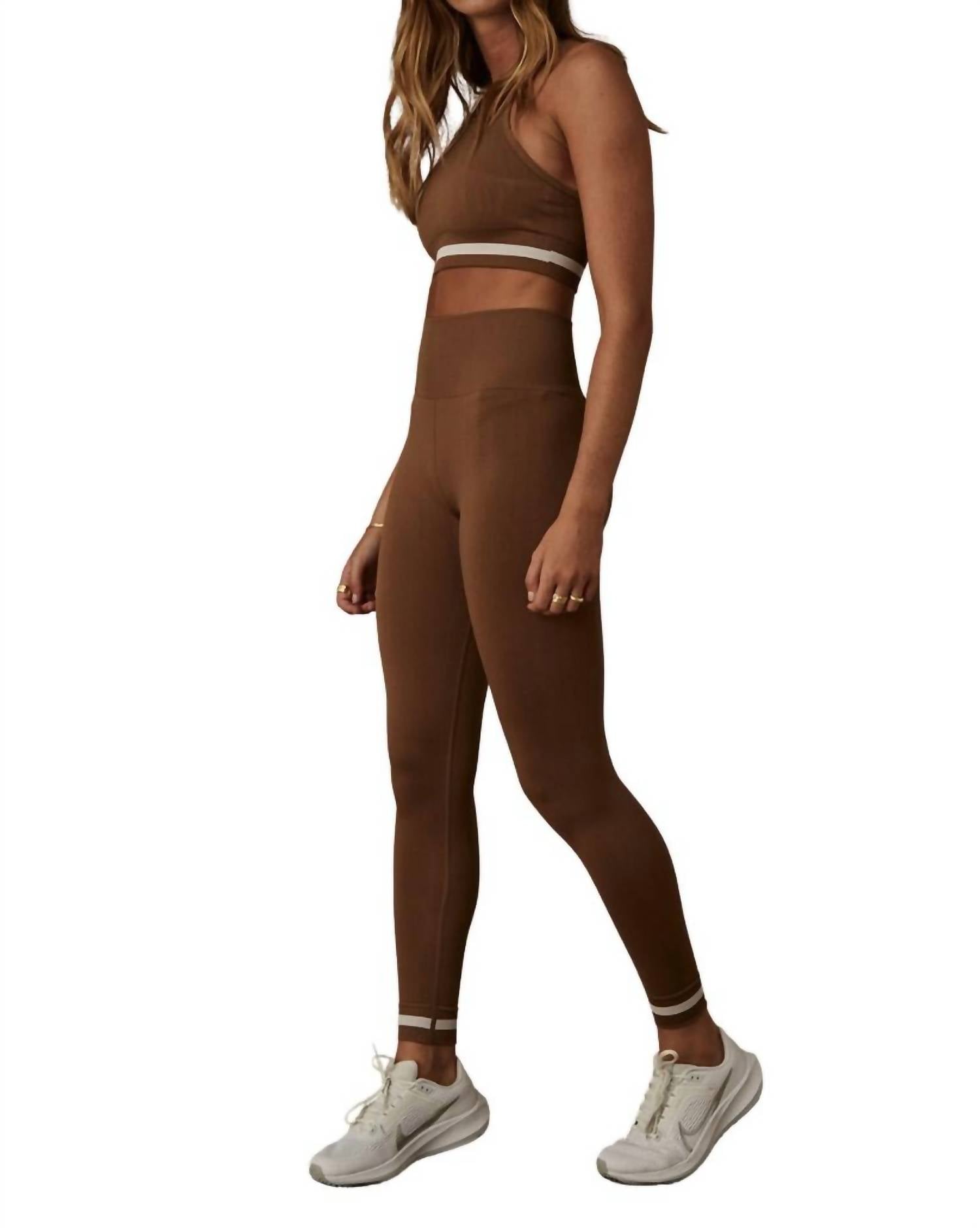 

Брюки-миди Form цвета мокко THE UPSIDE, Mocah