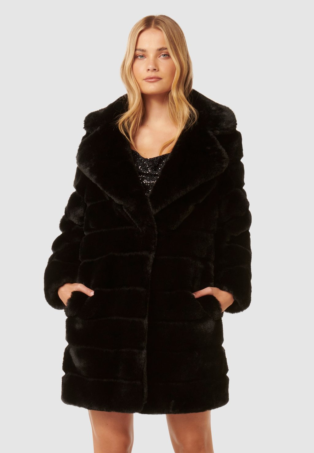 

Короткое пальто TARA COAT Forever New, черный