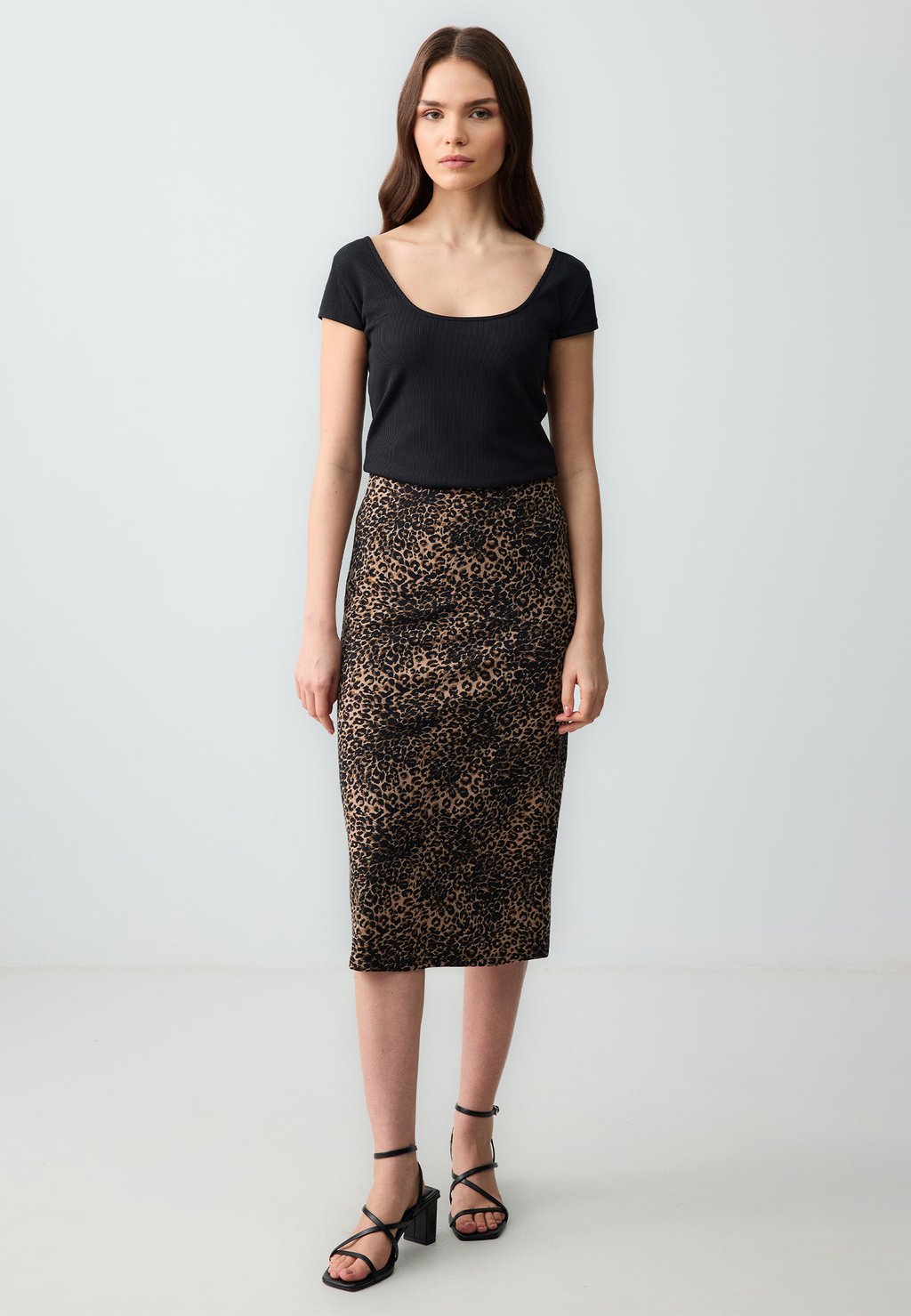 

Юбка-карандаш SLIM FIT HIGH WAIST LEOPARD PRINT MIDI Jimmy Key, черный