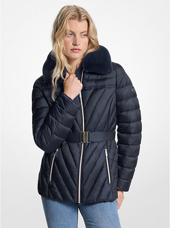 

Упаковываемый нейлоновый пуховик с отделкой из искусственного меха Michael Kors, синий