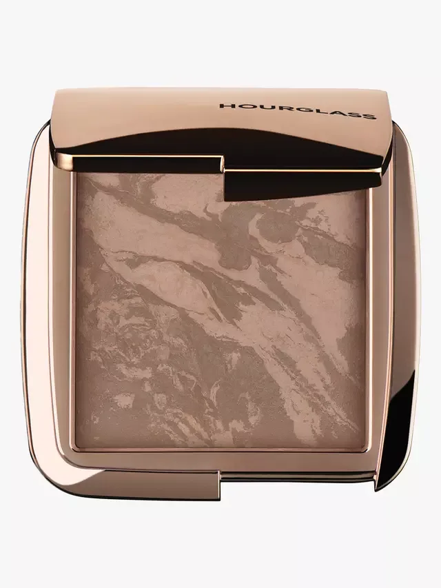 Бронзер для создания эффекта рассеянного света Hourglass, Nude Bronze Light