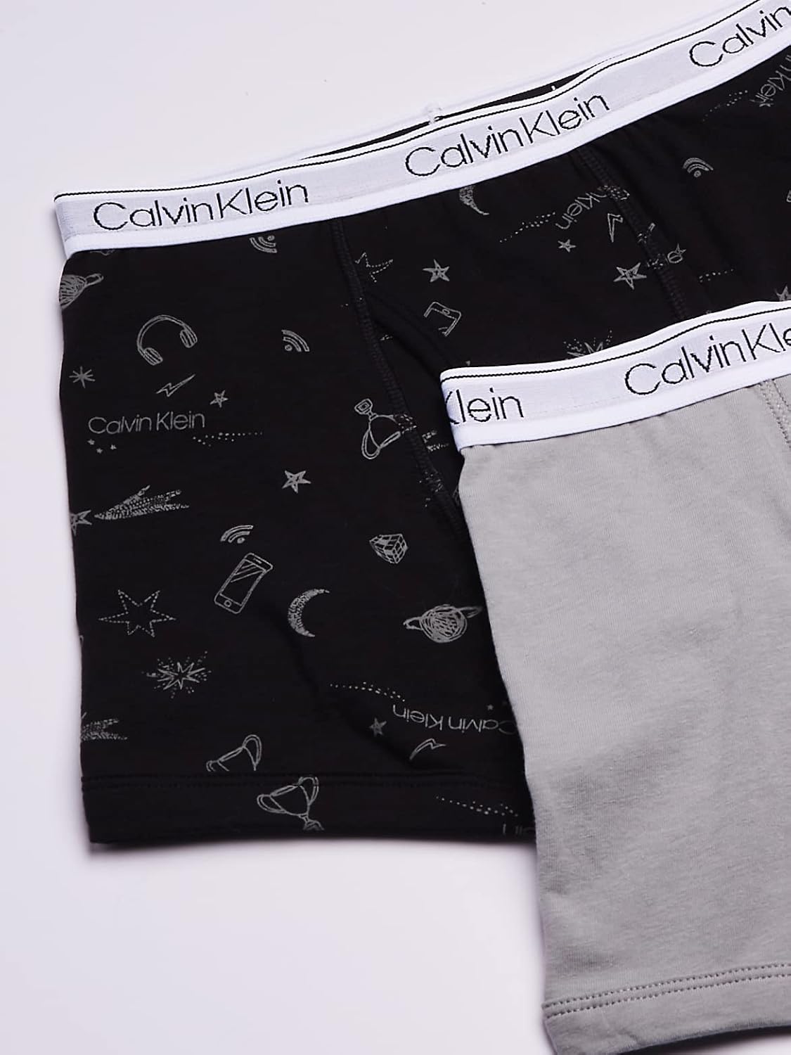 Нижнее белье Calvin Klein для мальчиков Little CK Cotton Assorted, 2 пары, черные в горошек, Castle Rock, 2 Pack - Ck Statement Print Black, Neutral Gray — фото 2