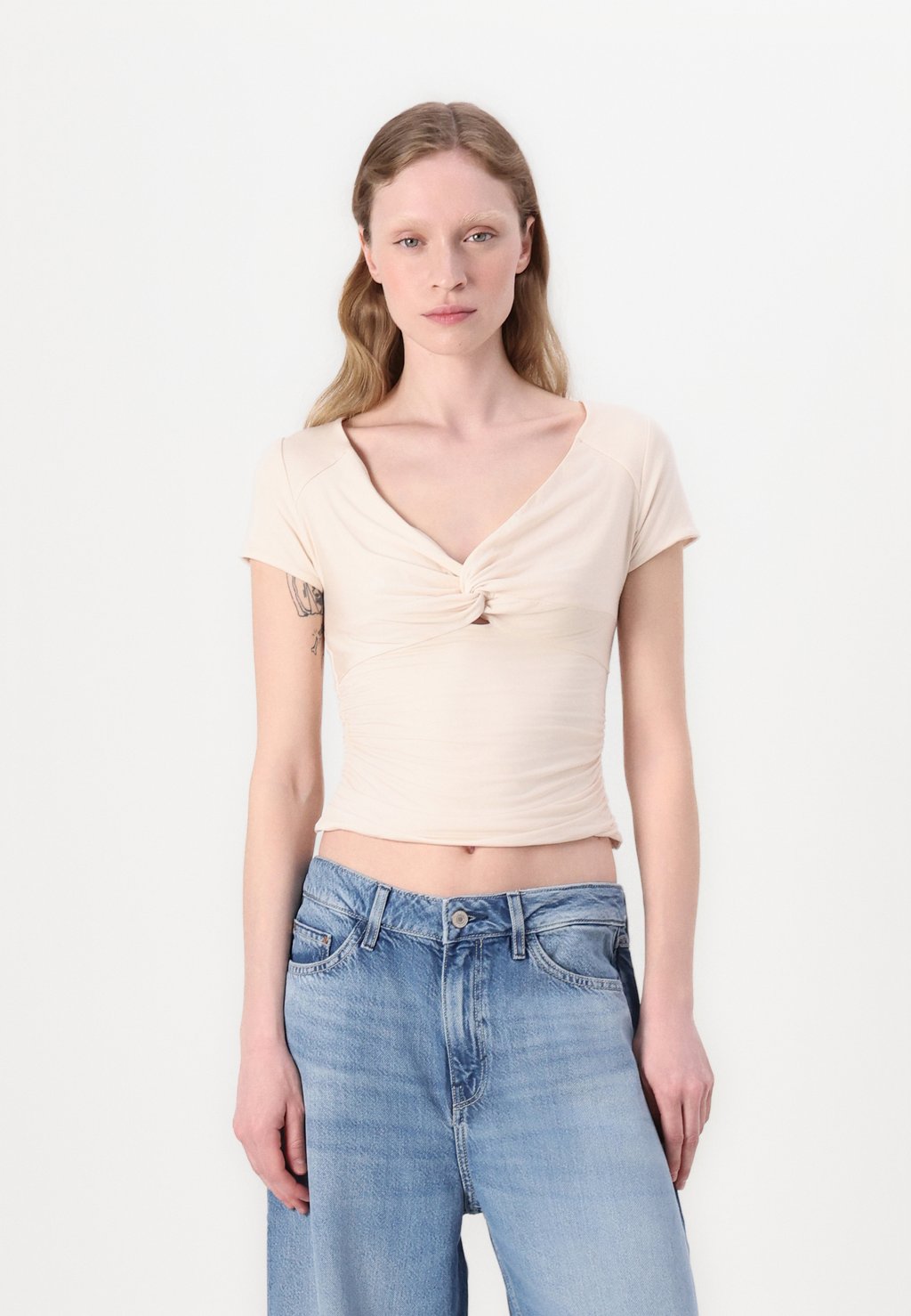 

Базовая футболка CHARLOTTE DRAPPED Guess, серо-коричневый