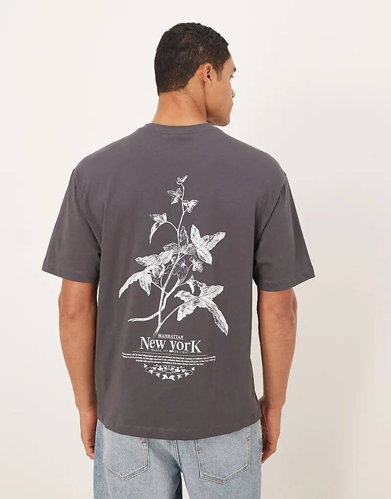 

Свободная футболка ASOS DESIGN с цветочным принтом серого цвета