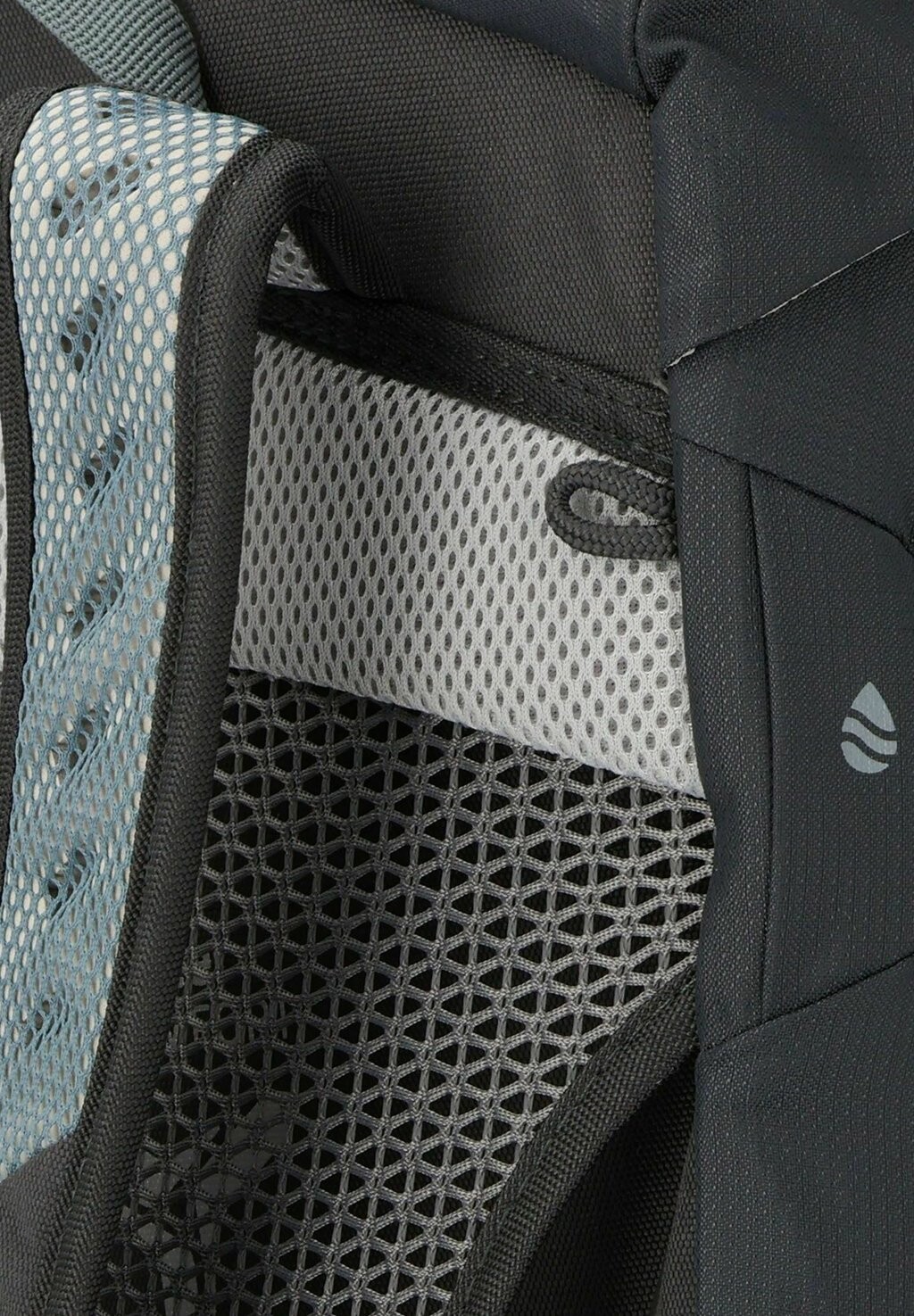 

Треккинговый рюкзак Deuter, антрацит