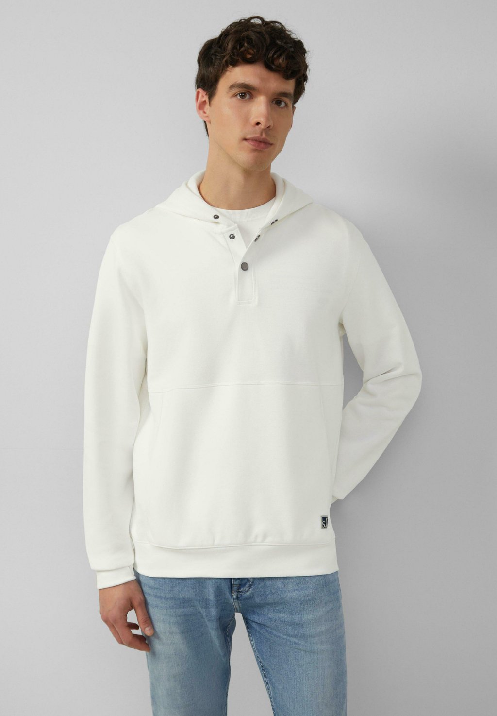 

Толстовка STRUKTURIERTER MIT DRUCKKNÖPFEN UND - Hoodie s.Oliver, белый
