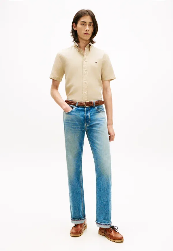 Рубашка Regular fit из смесового льна с коротким рукавом Tommy Hilfiger, сандаловый — фото 2