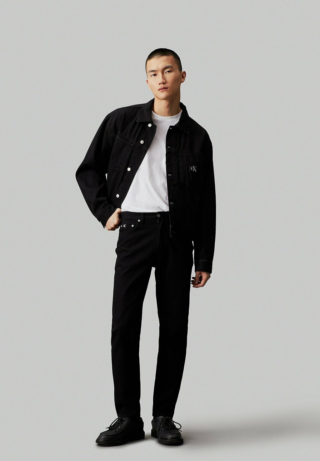 

Джинсы зауженного кроя REGULAR Calvin Klein Jeans, черный деним