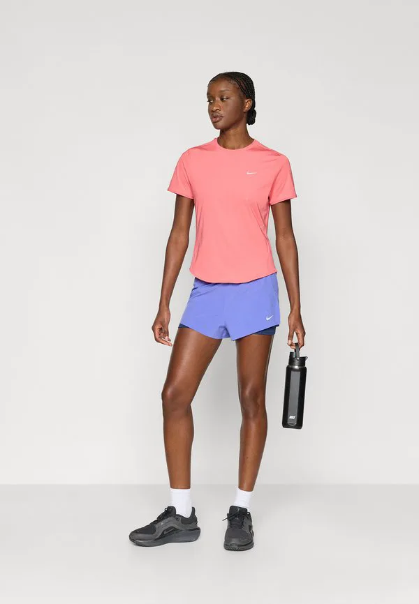 Спортивная футболка Nike Performance, Sea Coral/Reflective Silver-Coloured — фото 2