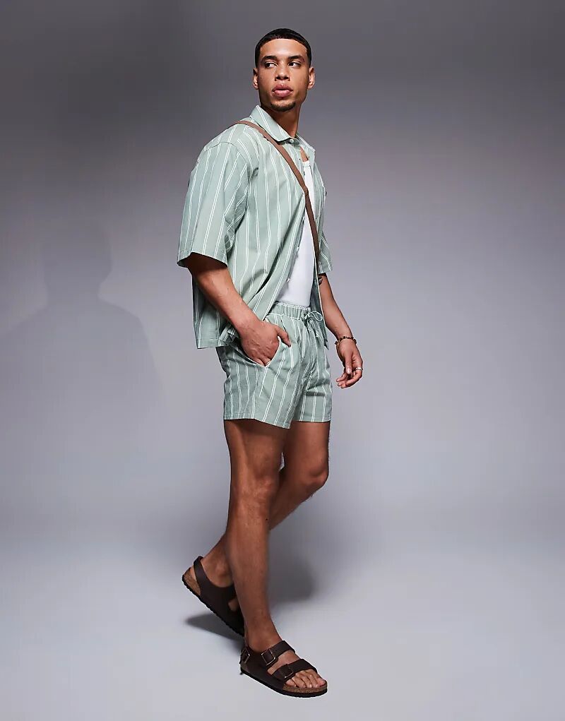 

Короткие шорты ASOS DESIGN в зеленую полоску