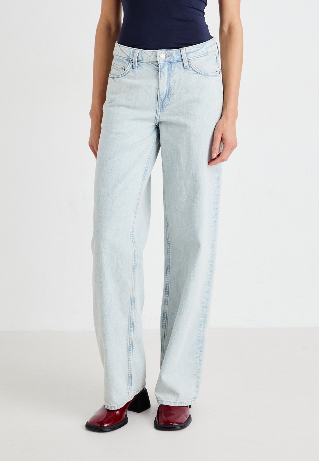 

Мешковатые джинсы AMPLE LOW LOOSE Weekday, синий