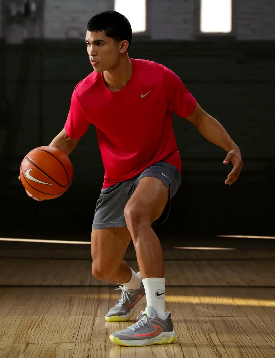 Кроссовки для баскетбола Nike Giannis Immortality 4 для взрослых унисекс, серый/металлик серебристый/белый — фото 2