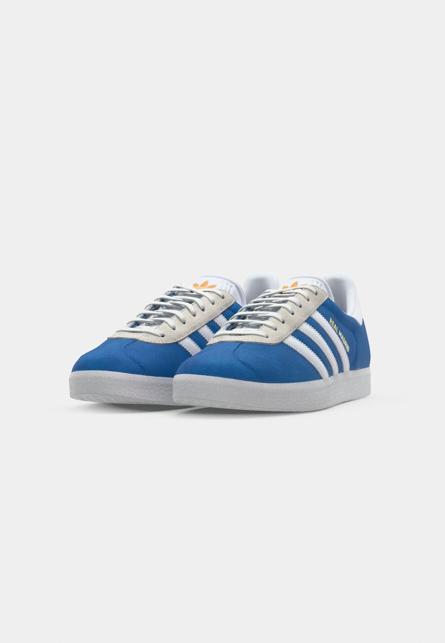 Кроссовки Adidas Originals ADIDAS GAZELLE SHOES, Real Madrid/Bluebird/Footwear White/Crew Yellow/Blue — фото 4