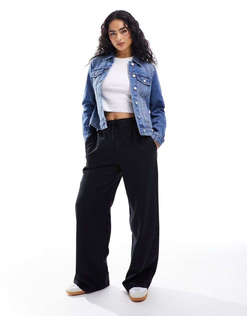 

Синяя джинсовая куртка Vero Moda