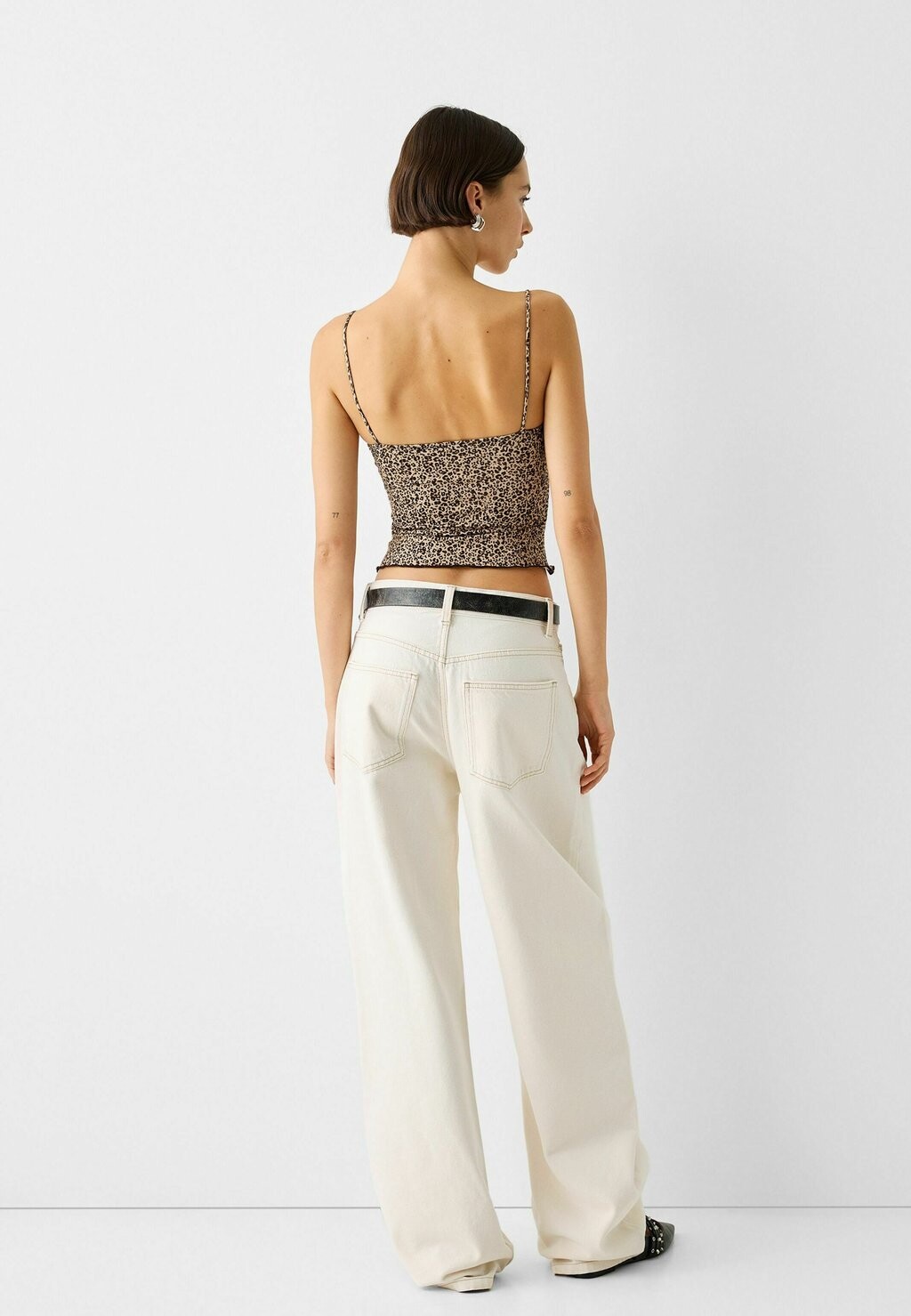 

Топ Strappy With Detail Bershka, верблюжий