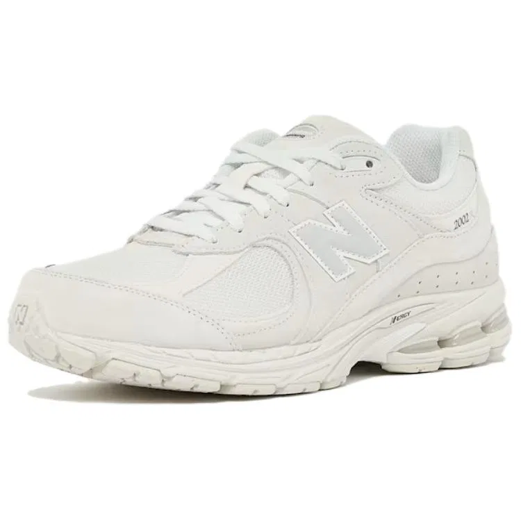 Кроссовки с логотипом New Balance 2002R бежевые — фото 3