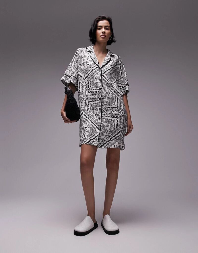 

Сувенирное черно-белое короткое платье-рубашка-бандана Topshop