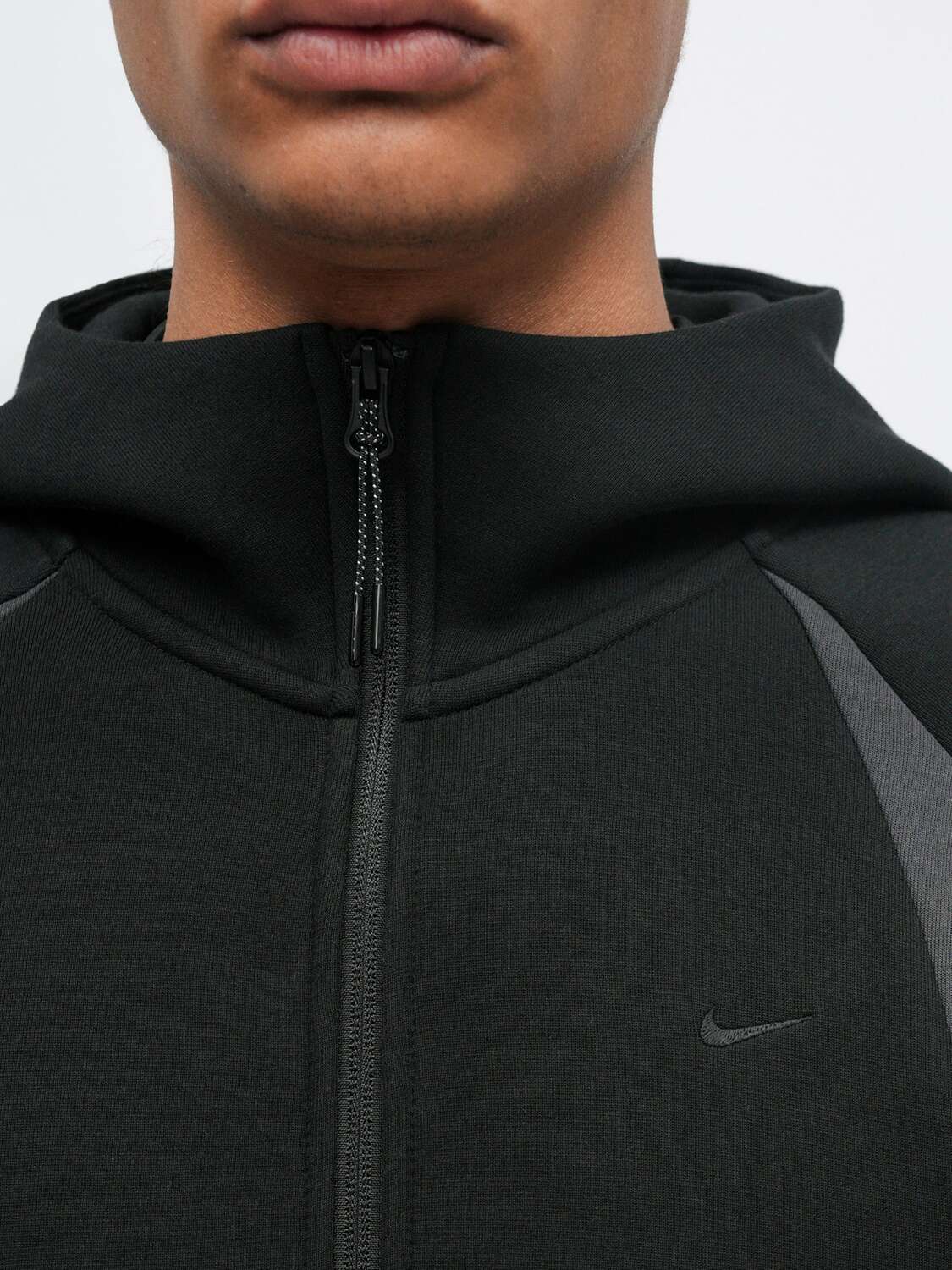 Nike Sportswear Худи на молнии в черном цвете — фото 4