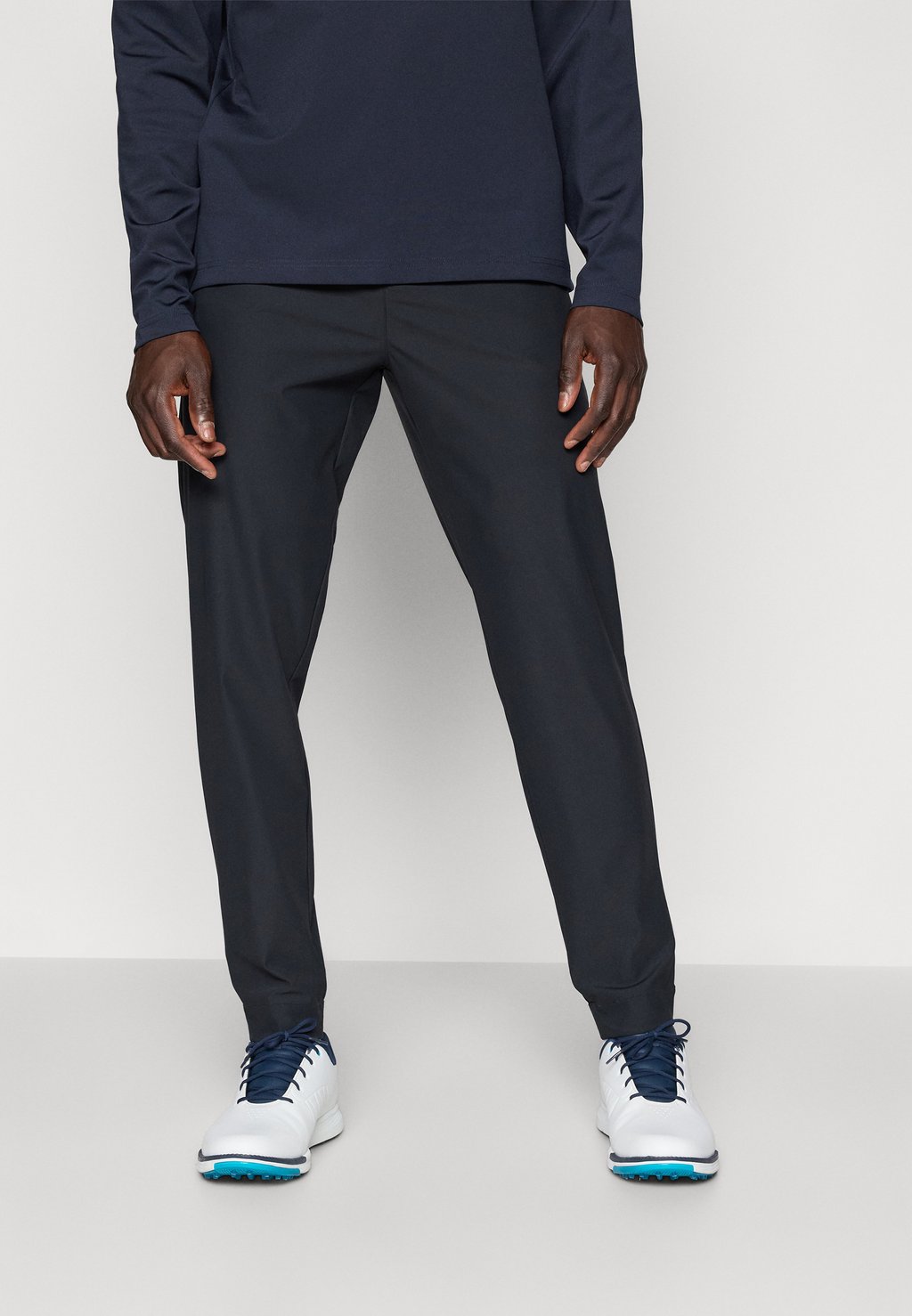 

Брюки LIGHTWEIGHT GOLF TECH TRACKIES Lyle & Scott, черный