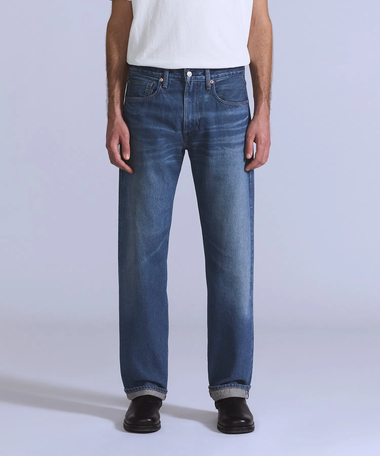 Джинсы Levi's BLUETAB™ ANCHOR RELAXED, цвет Medium Indigo, произведено в Японии.