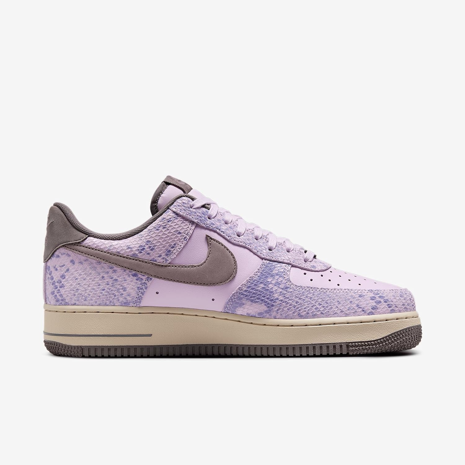 Мужские кроссовки Nike Air Force 1 '07 LV8, коричневый — фото 3