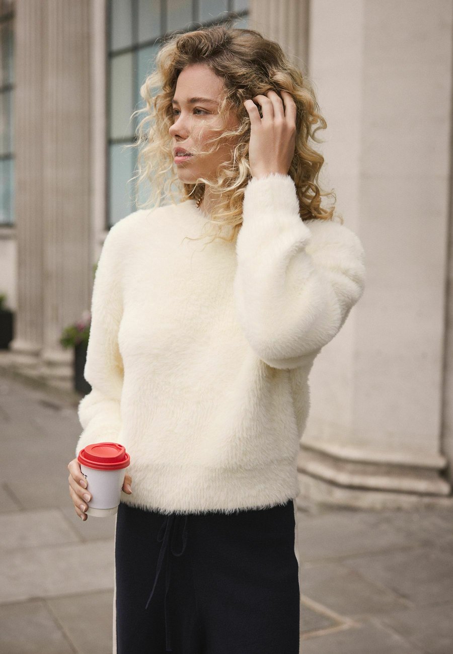 

Джемпер Next BEAR TEXTURE CREW NECK, Ecru/Beige