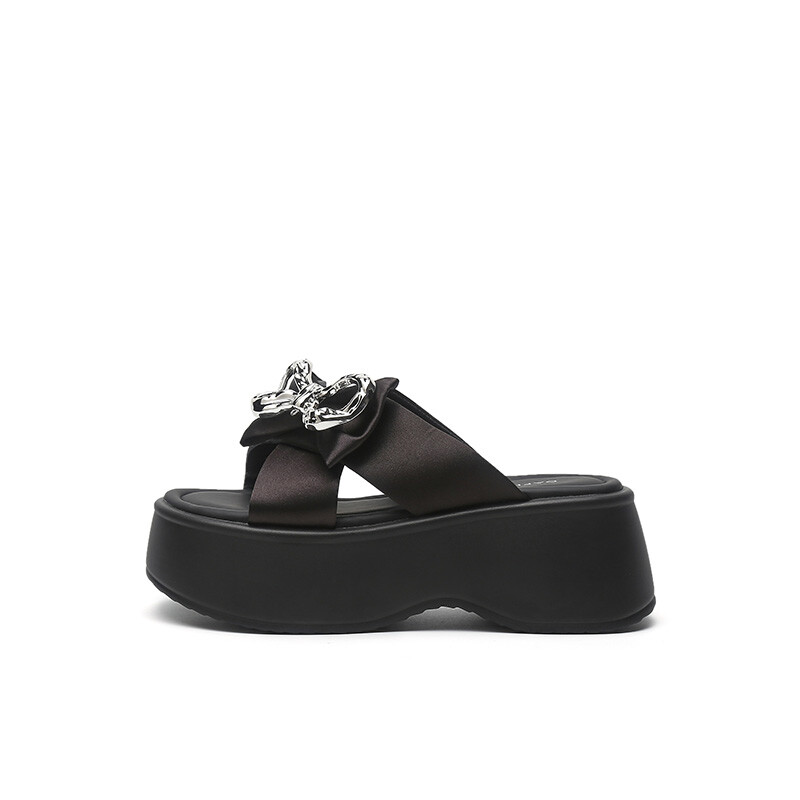 

Шлепанцы и сланцы DAPHNE Slide Slippers Women's