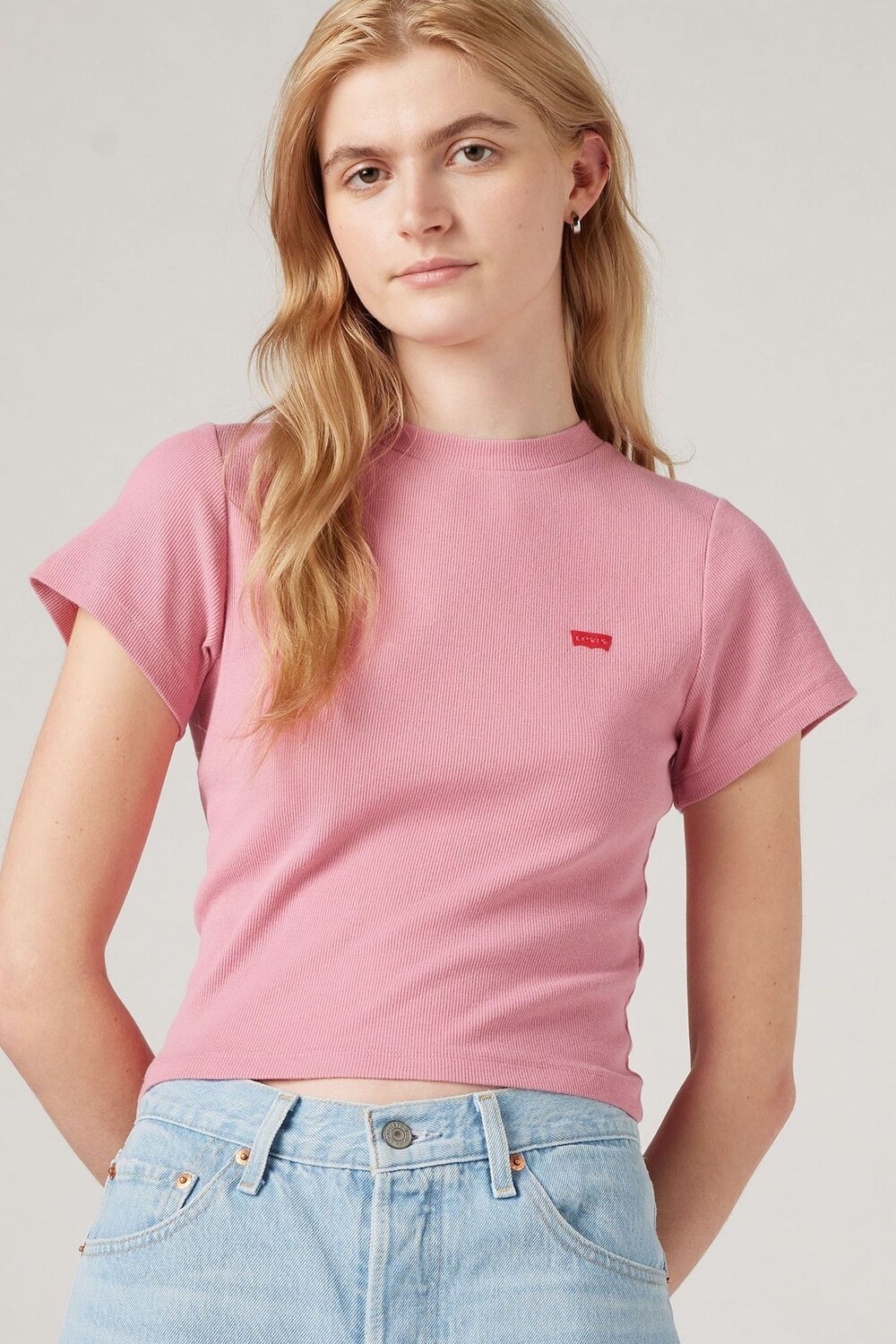 

Футболка короткого кроя Levi'S, розовый