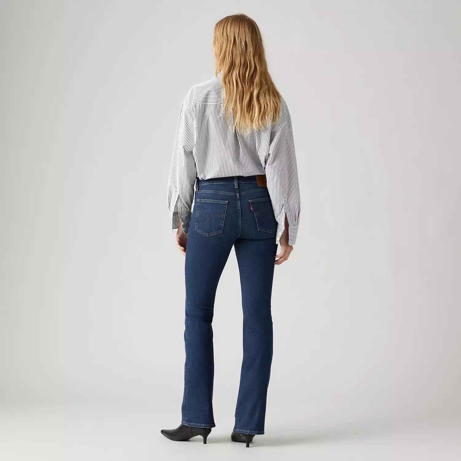 725 женские джинсы Bootcut с высокой посадкой Levi's, цвет Blue Wave - Dark Wash — фото 3