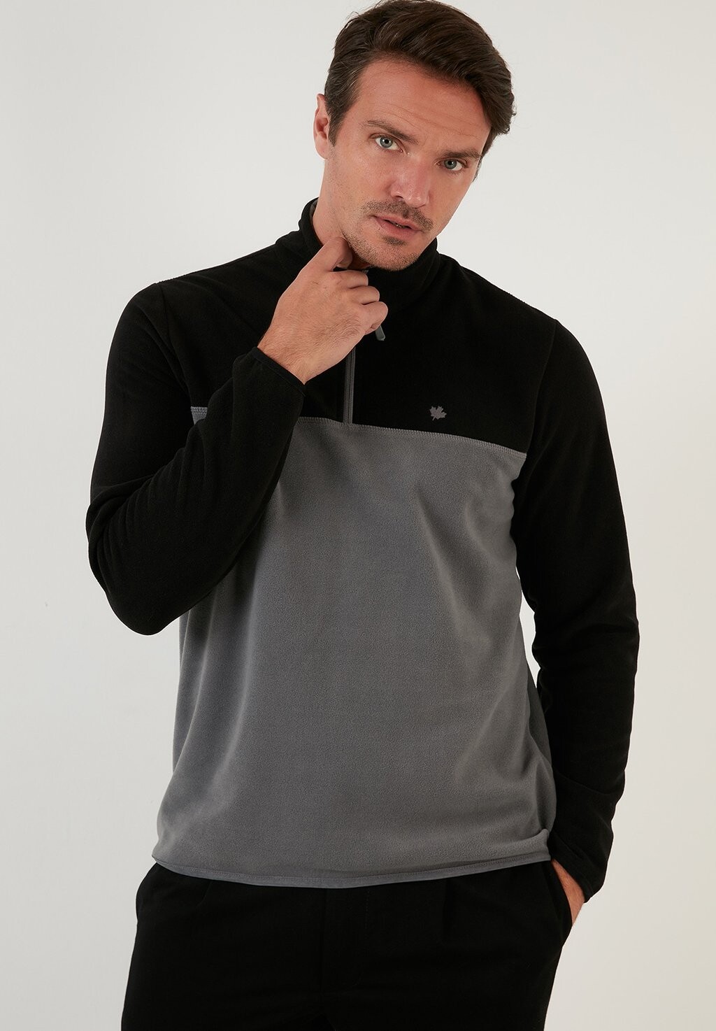 

Флисовый джемпер REGULAR FIT Buratti, черный