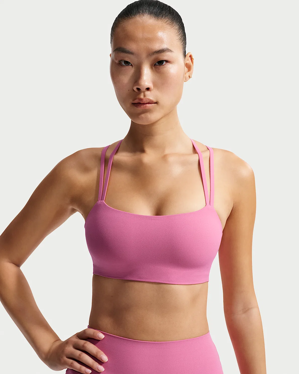Женский спортивный бюстгальтер Nike Zenvy Strappy с легкой поддержкой и чашками, Peony/White — фото 2