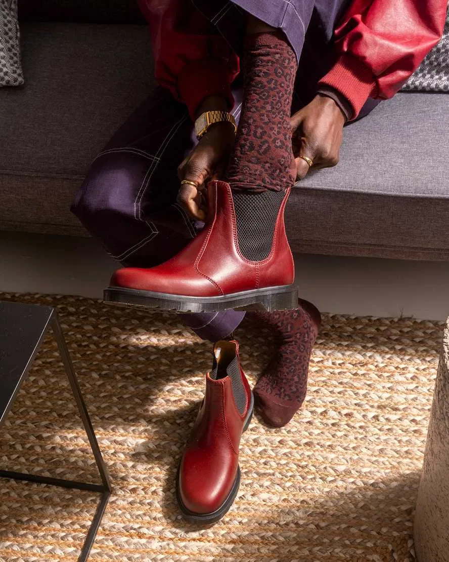 2976 Классические ботинки челси из телячьей кожи Dr Martens, красный — фото 4