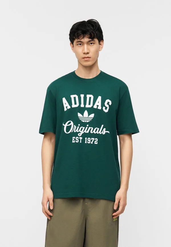 Свободная футболка унисекс с графическим принтом Adidas Originals, Collegiate Green — фото 2